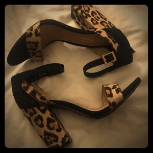 Animal print + Black Heeled Sandal